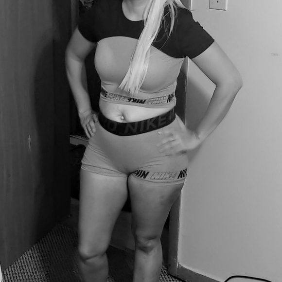 Meet your Posher, Ish - Picture 4 of 4